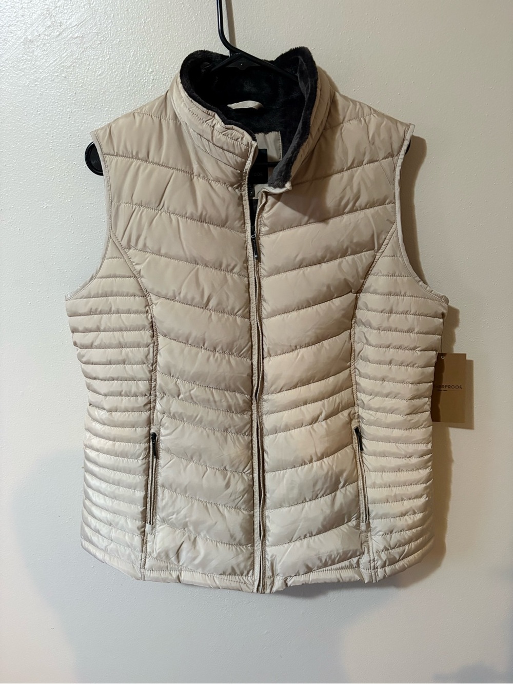Weatherproof Plush Lined Puffer Vest Womens size Large NWT!!!!